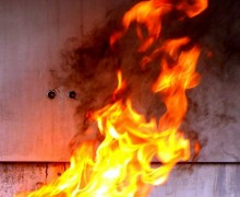 За сутки в Заречном ликвидировали два пожара: горели гараж и квартира