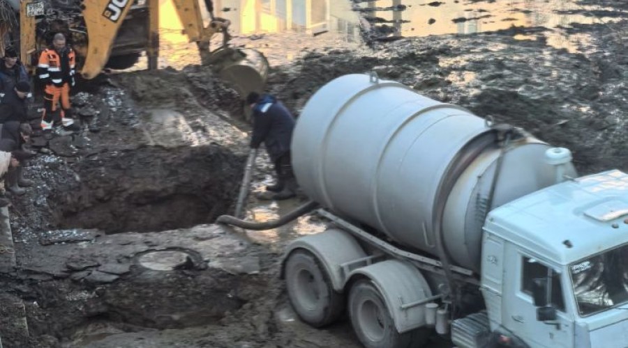 Коммунальная авария возле дома Ленинградская, 4 устранена