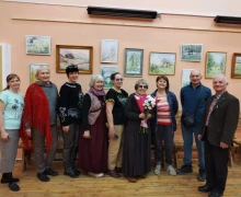 В Курманке открылась выставка акварели зареченской художницы Валерии Будариной