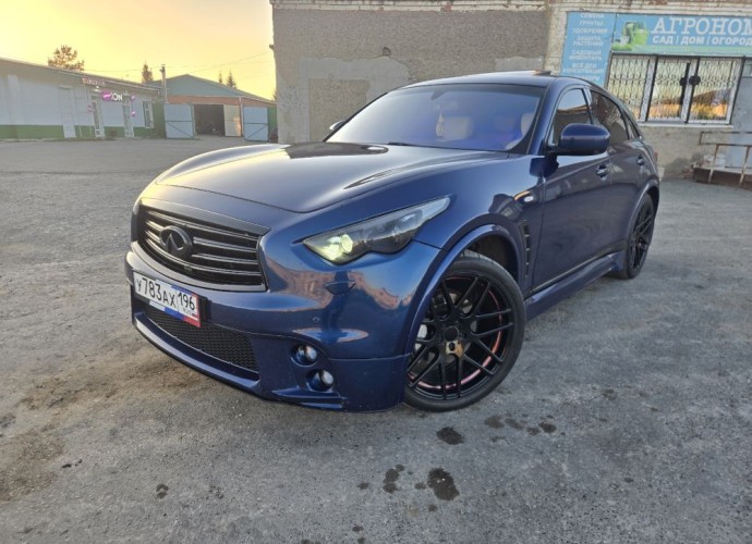Infiniti QX70, 