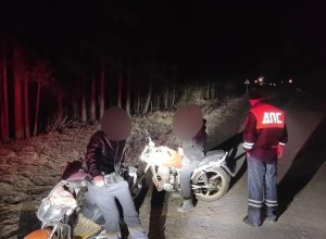 В Заречном задержали двух мотоциклистов, управлявших мопедами без прав