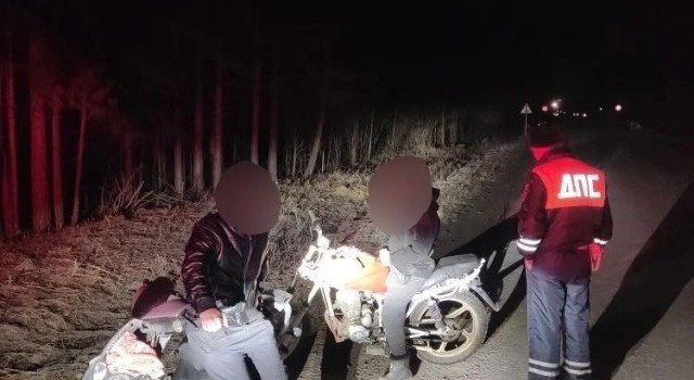 В Заречном задержали двух мотоциклистов, управлявших мопедами без прав