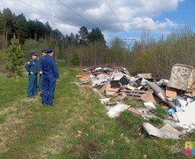 А мы опять про свалки: искать их по территории Заречного и в окрестностях поехали два важных должностных лица